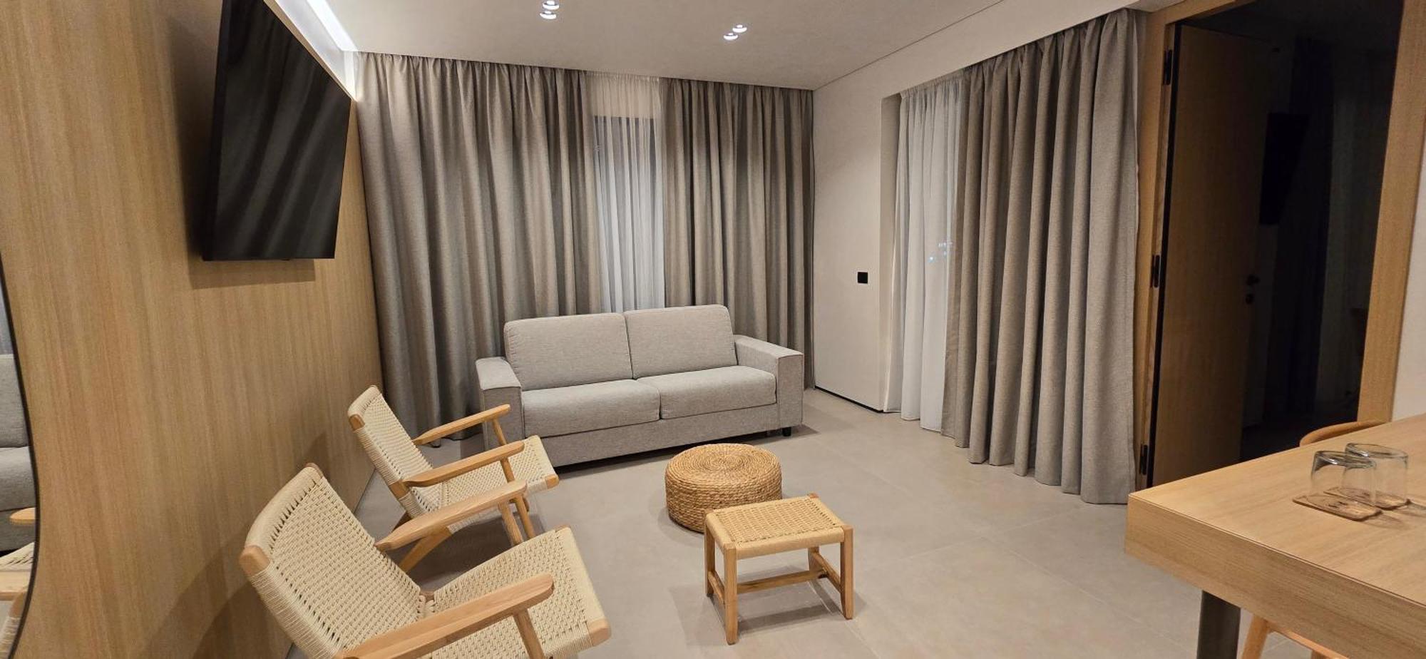 Lion Gate Hotel Sarandë 外观 照片